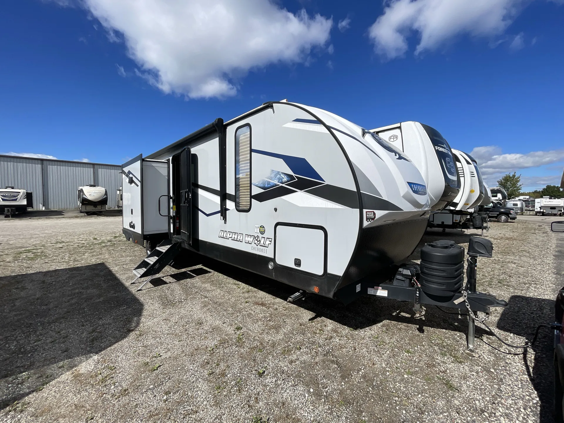 2023 Forest River Cherokee Alpha Wolf 33BH-L - Photo 2
