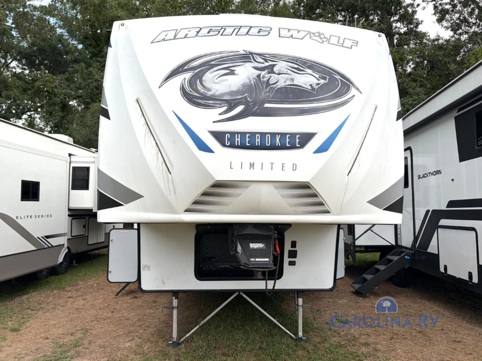 2021 Forest River Cherokee Arctic Wolf 298LB - Photo 4