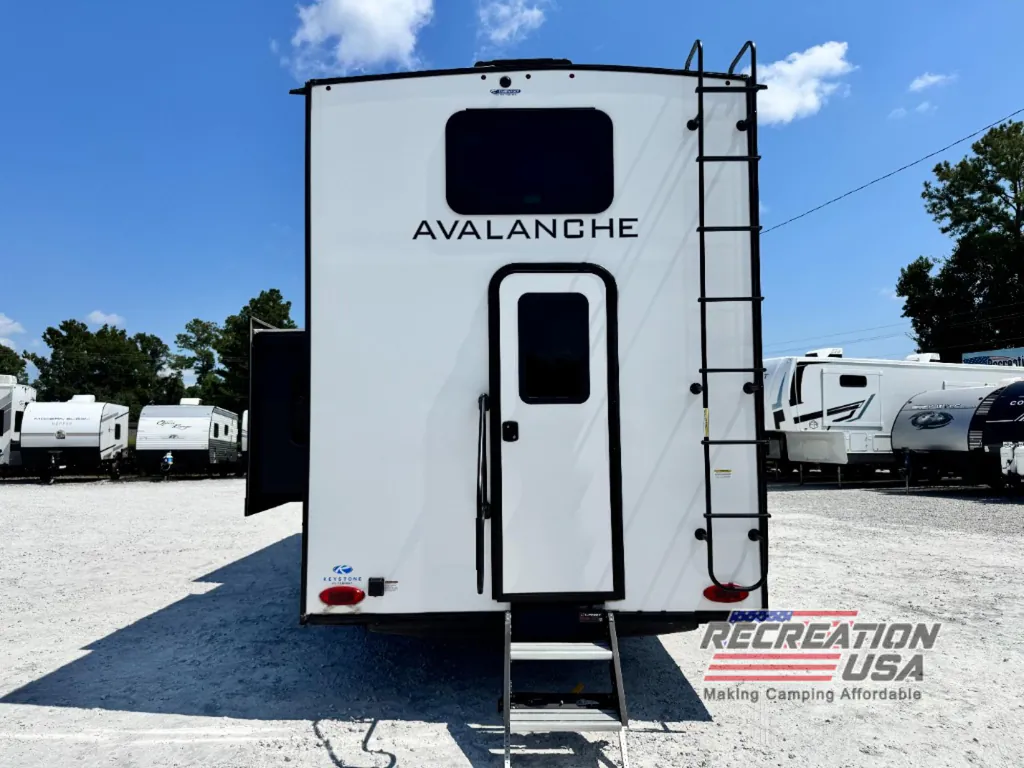 2023 Keystone Avalanche 390DS, Photos photo 5
