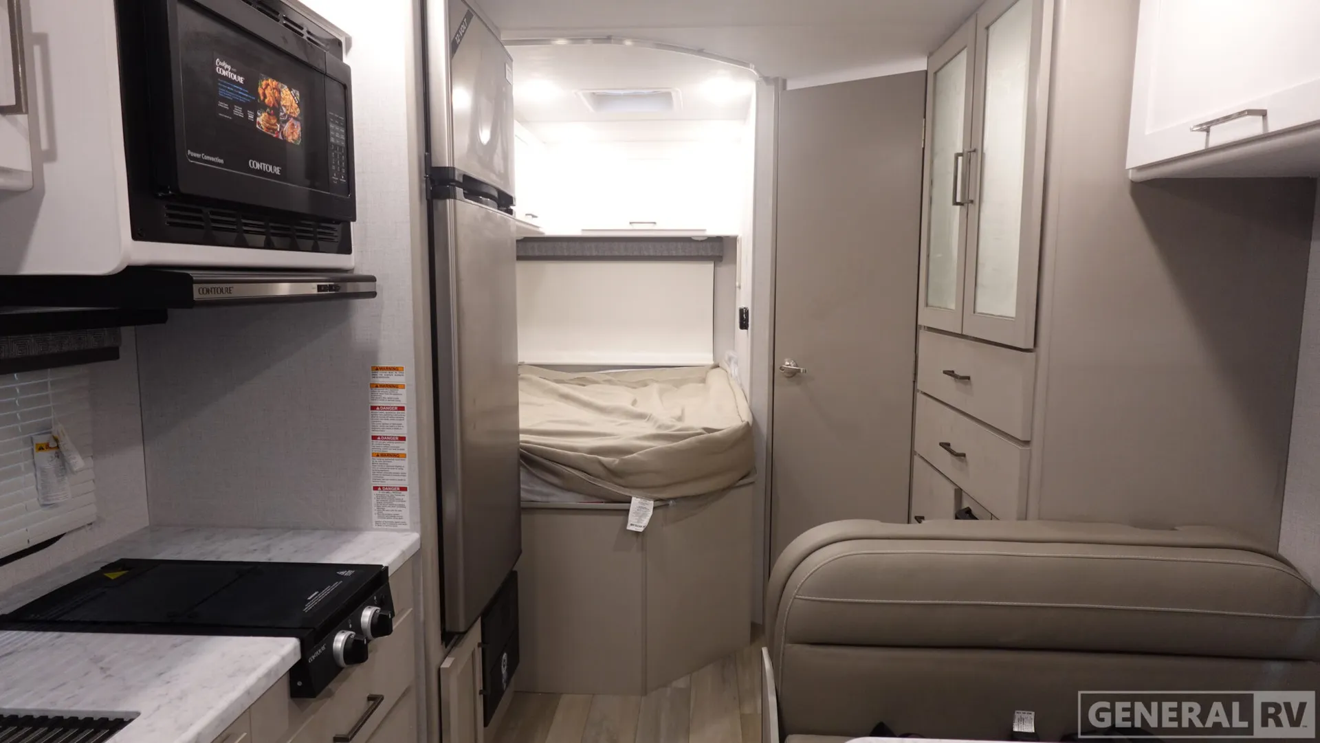 2026 Thor Motor Coach Pasadena SE SE21 Chevy - Photo 3