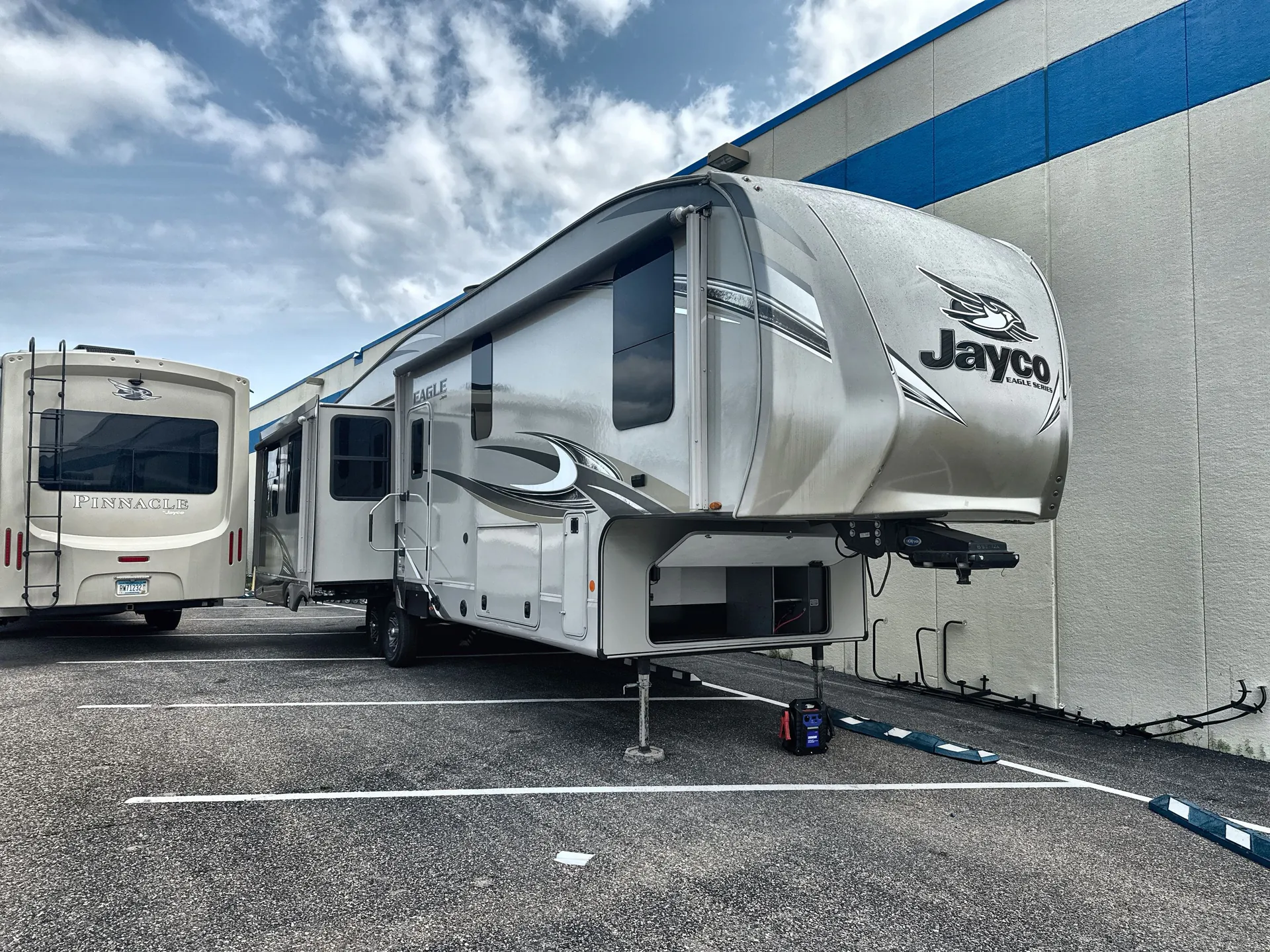 2018 Jayco Eagle 327CKTS - Photo 2