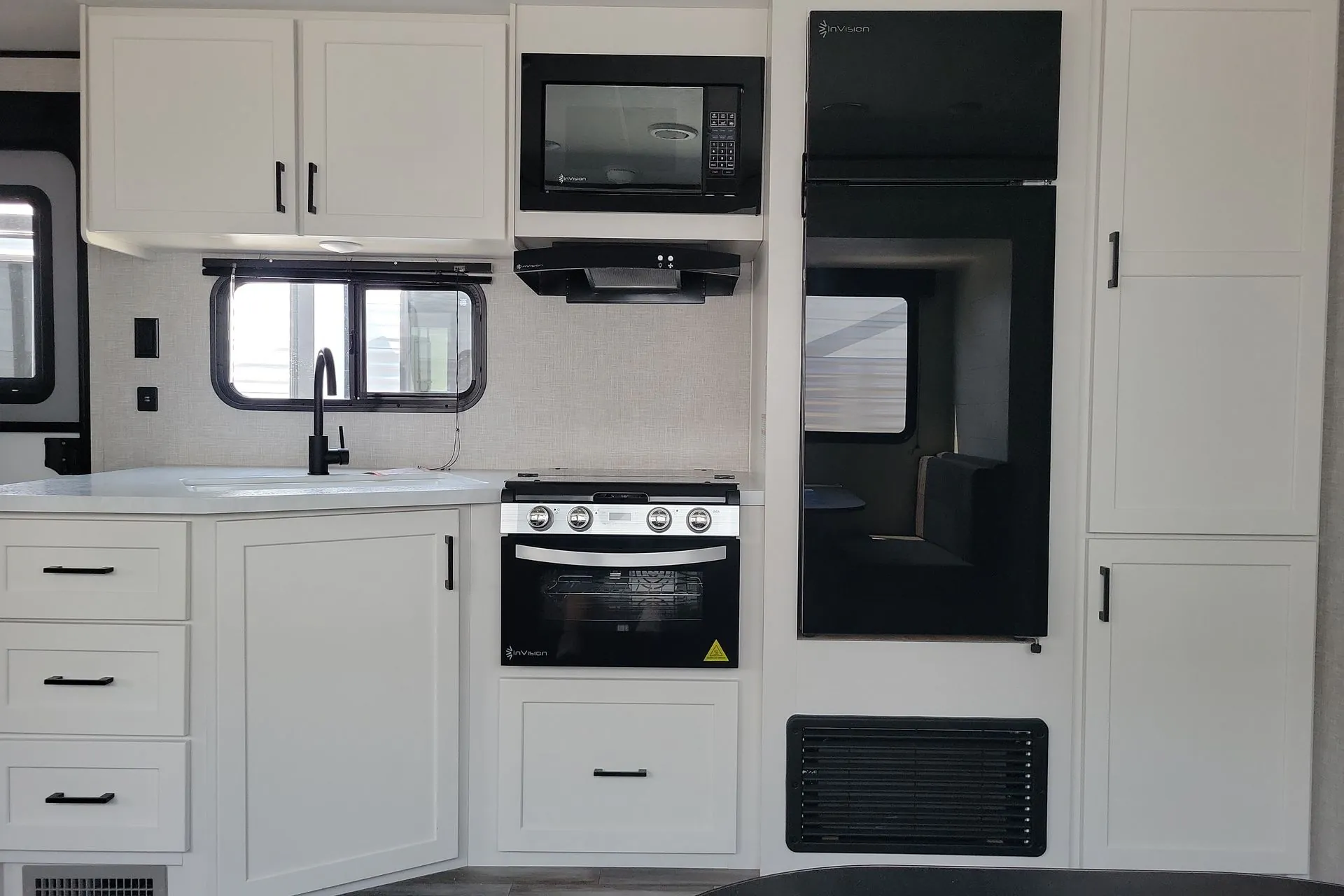 2025 Jayco Jay Flight SLX 261BHSW - Photo 4