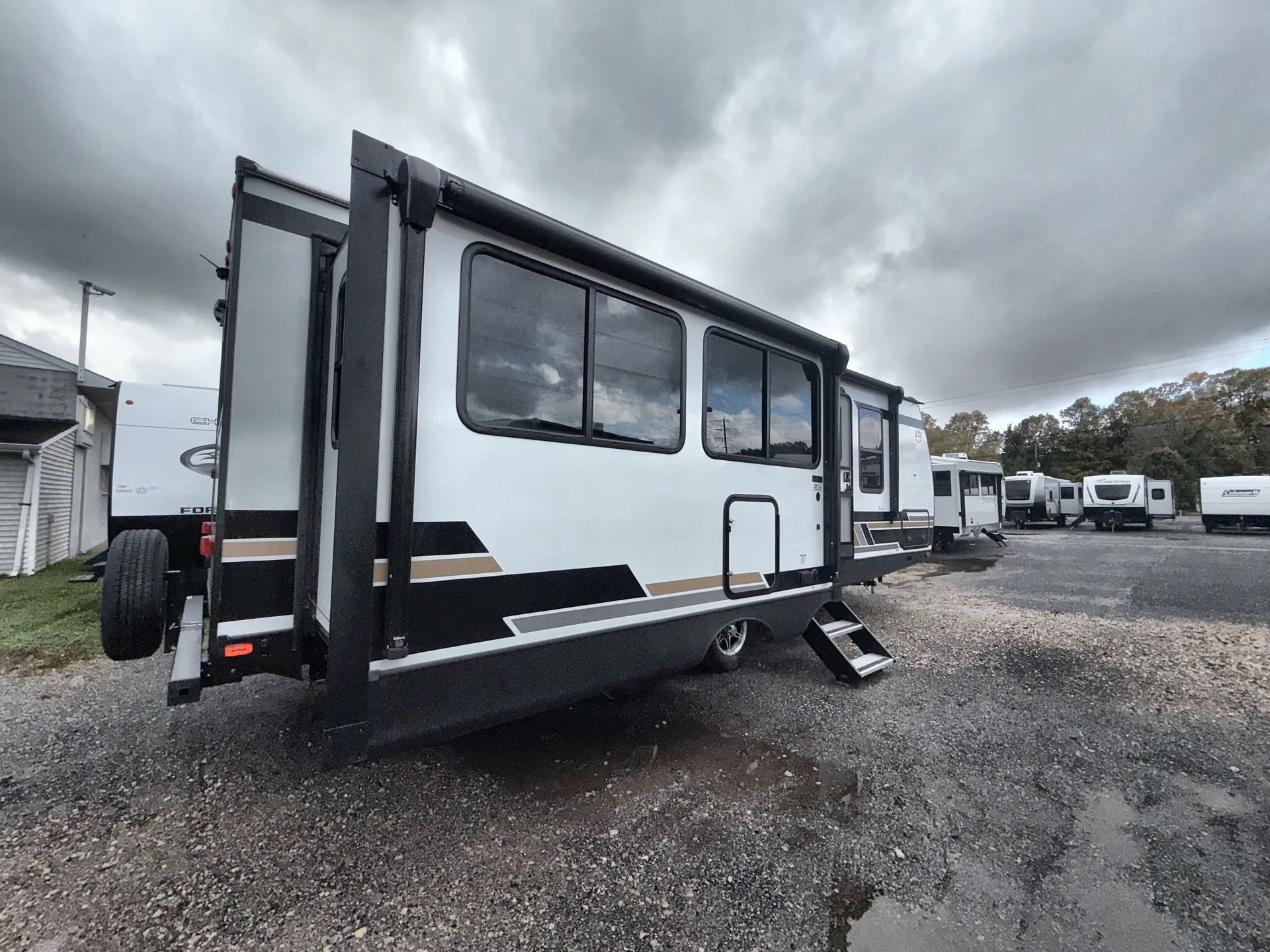 2025 Forest River Vibe 2500SP - Photo 3