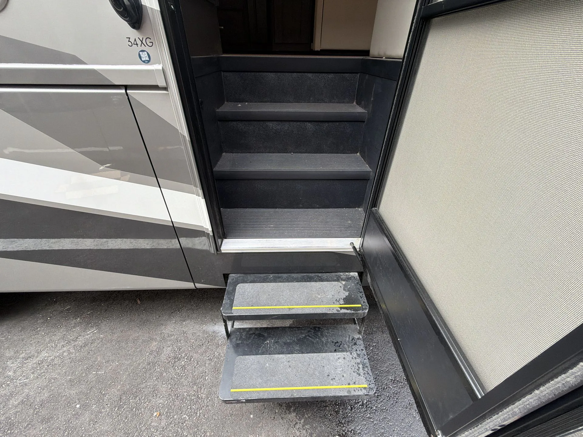 2026 Thor Motor Coach Inception 34XG - Photo 3