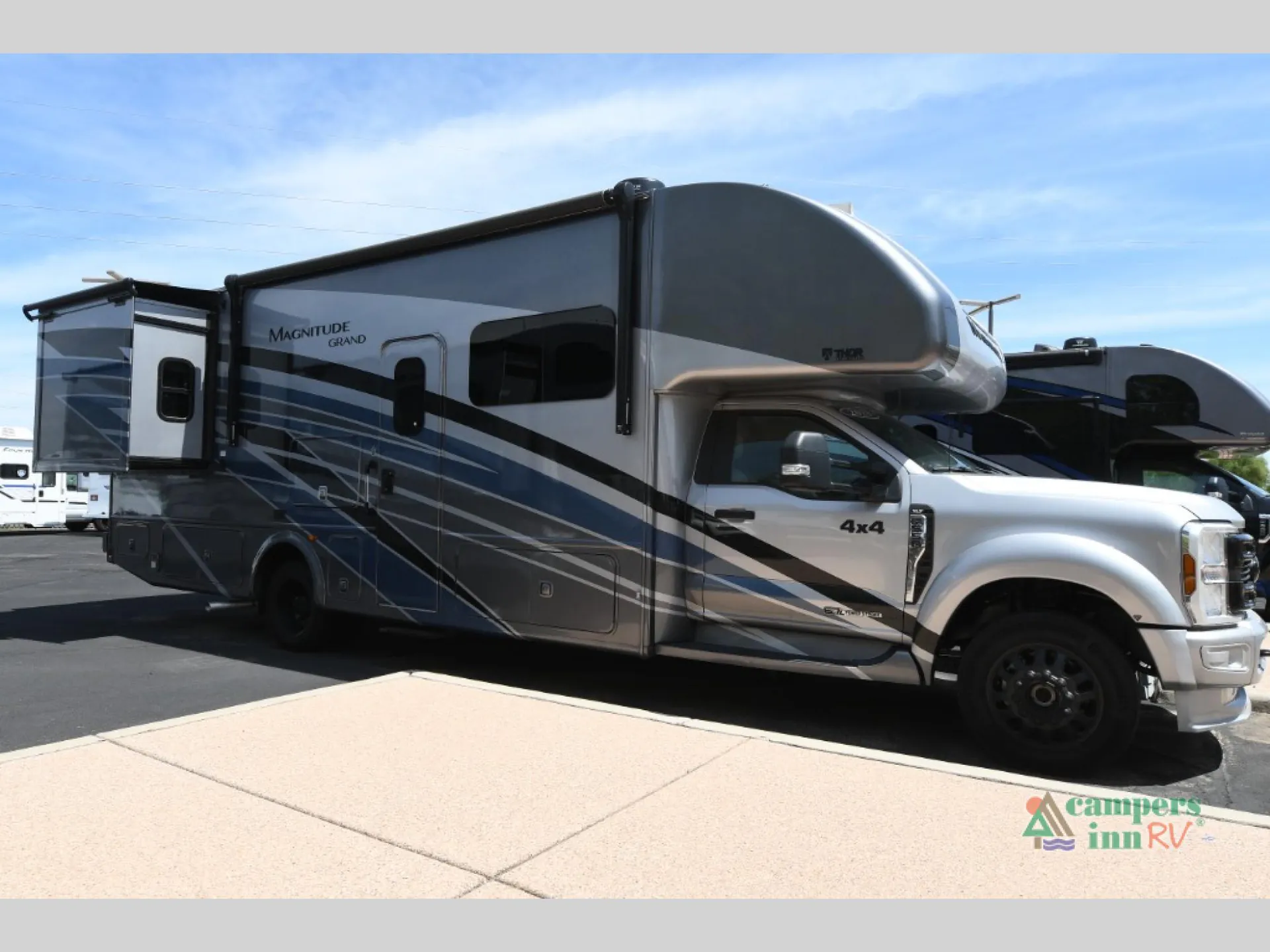 2025 Thor Motor Coach Magnitude GRAND X32 - Photo 2
