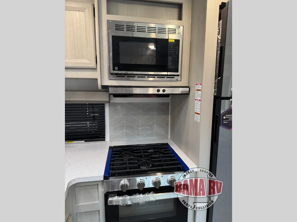 2027 Coachmen Catalina Legacy Edition 333DBDSCK, Photos photo 17
