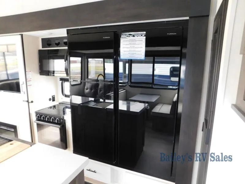 2026 Forest River Cherokee Arctic Wolf 3650SUITE - Photo 4
