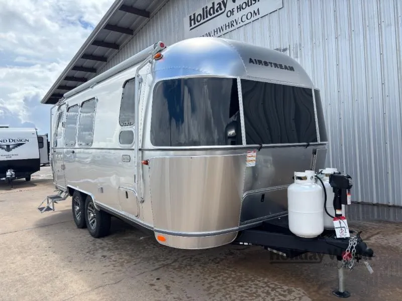 2026 Airstream Trade Wind 23FB - Photo 2