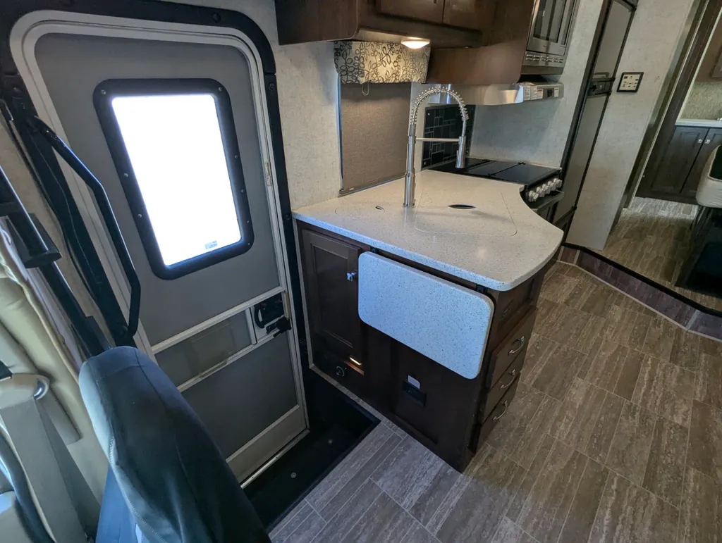 2018 Forest River Forester 2421MS, Photos photo 15
