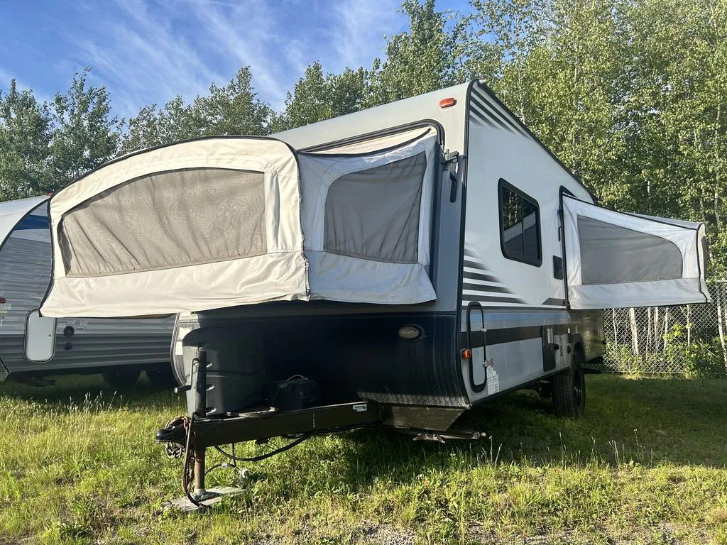 2018 Forest River Surveyor Legend 191T - Photo 4
