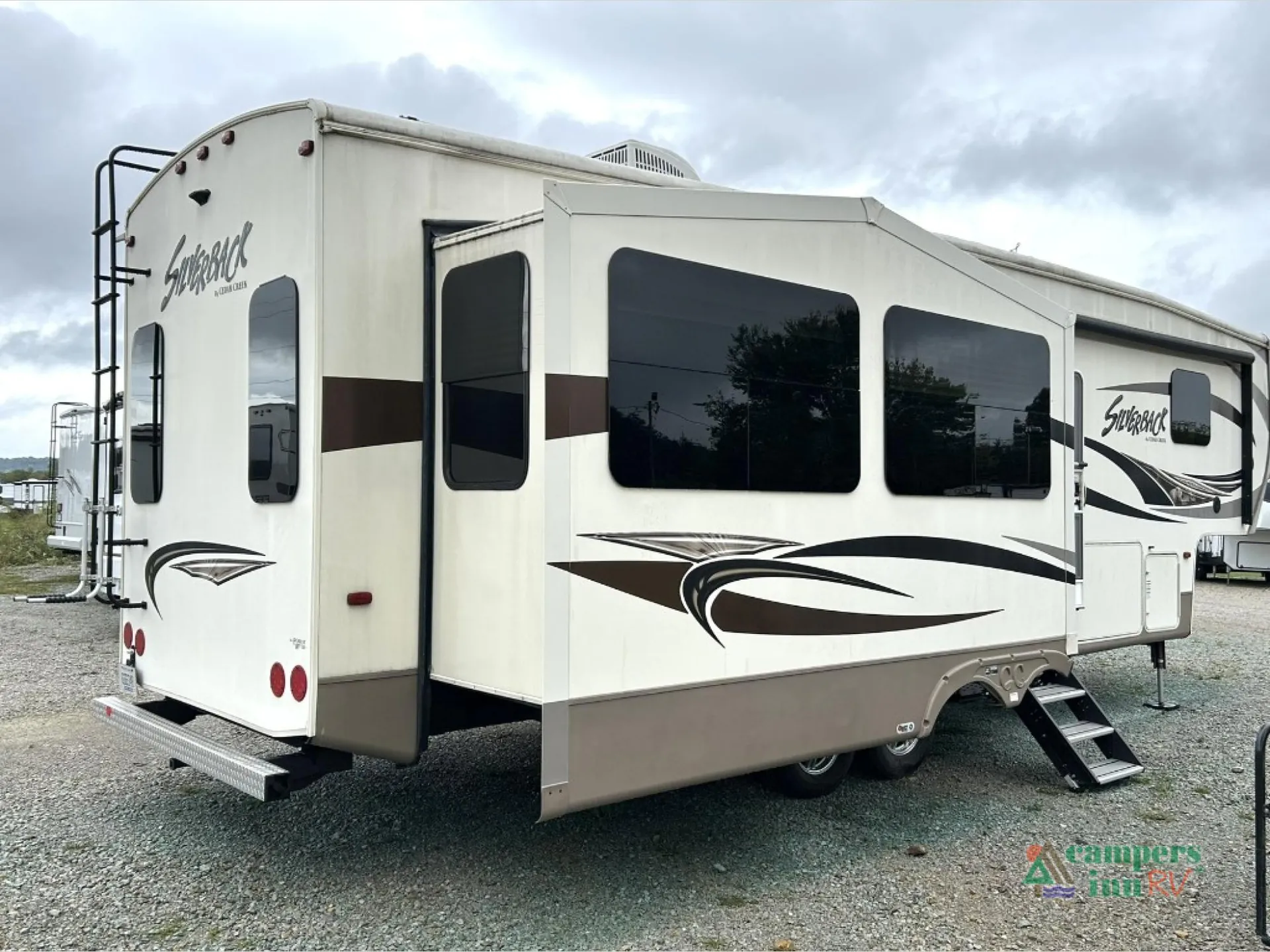 2015 Forest River Cedar Creek Silverback 29IK - Photo 3