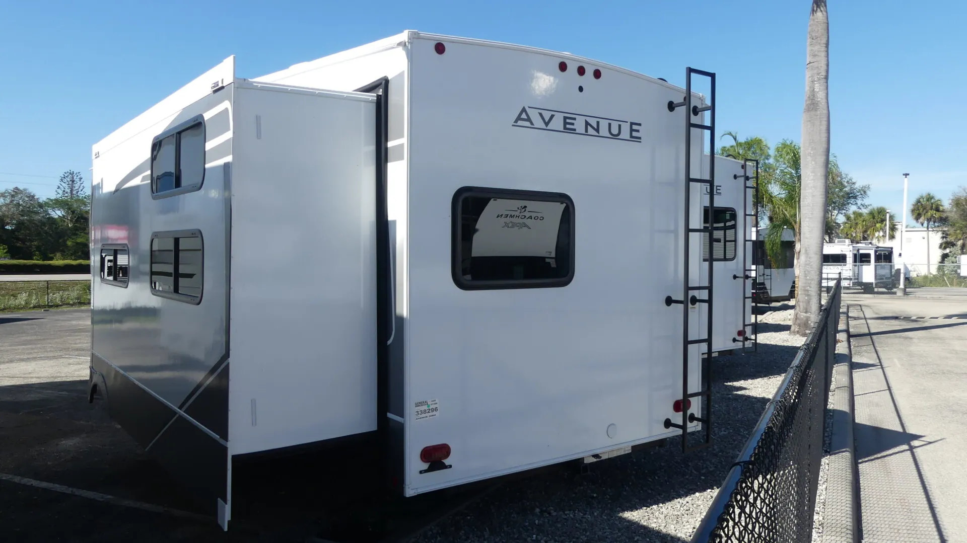 2026 Alliance RV Avenue All-Access 30BH - Photo 4