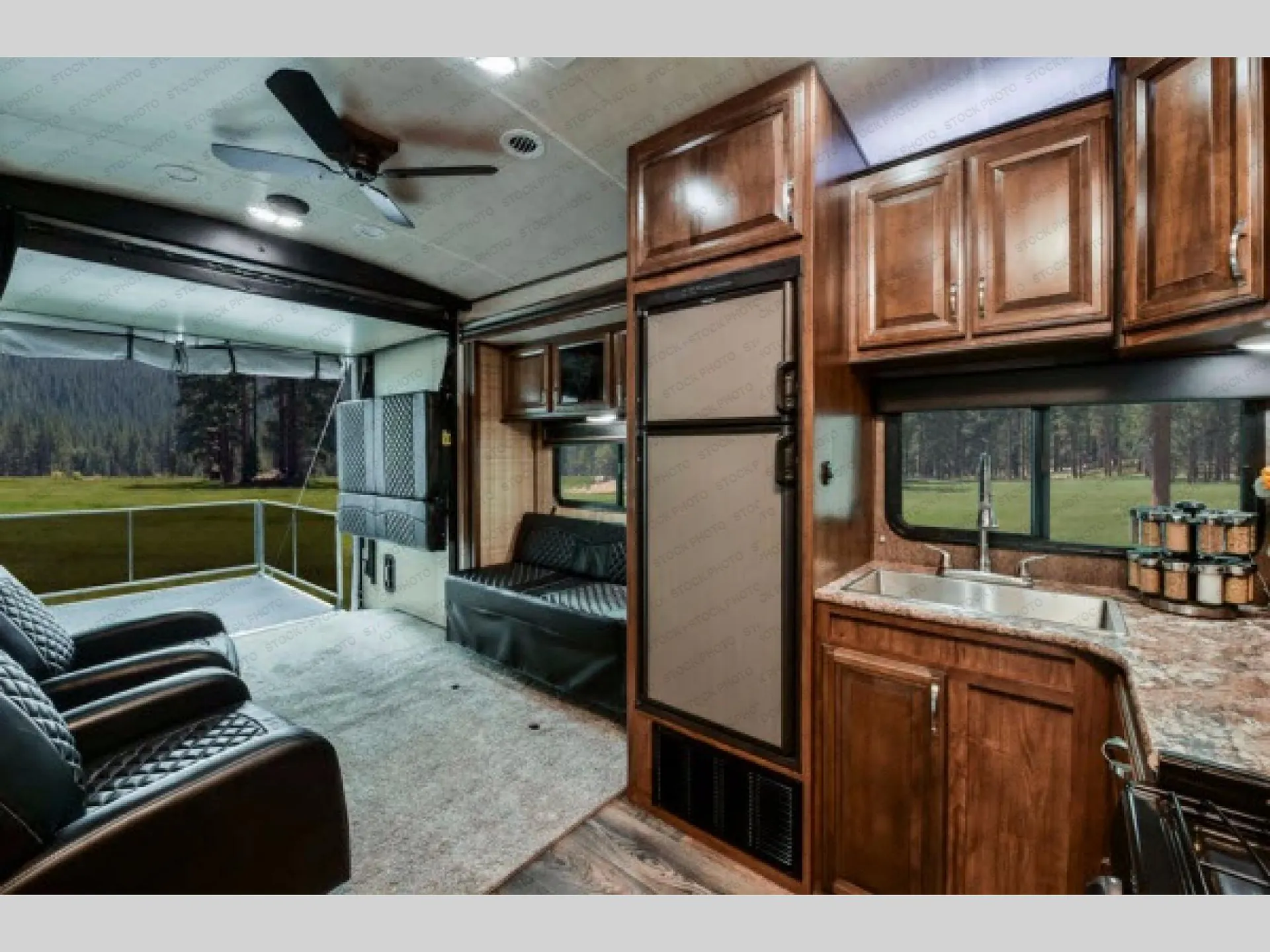 2018 Cruiser RV Stryker ST 2912 - Photo 2