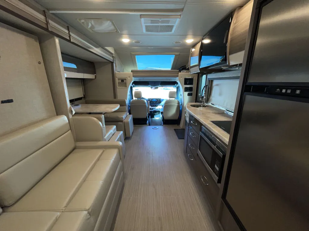 2022 Thor Motor Coach Tiburon 24FB, Photos photo 6