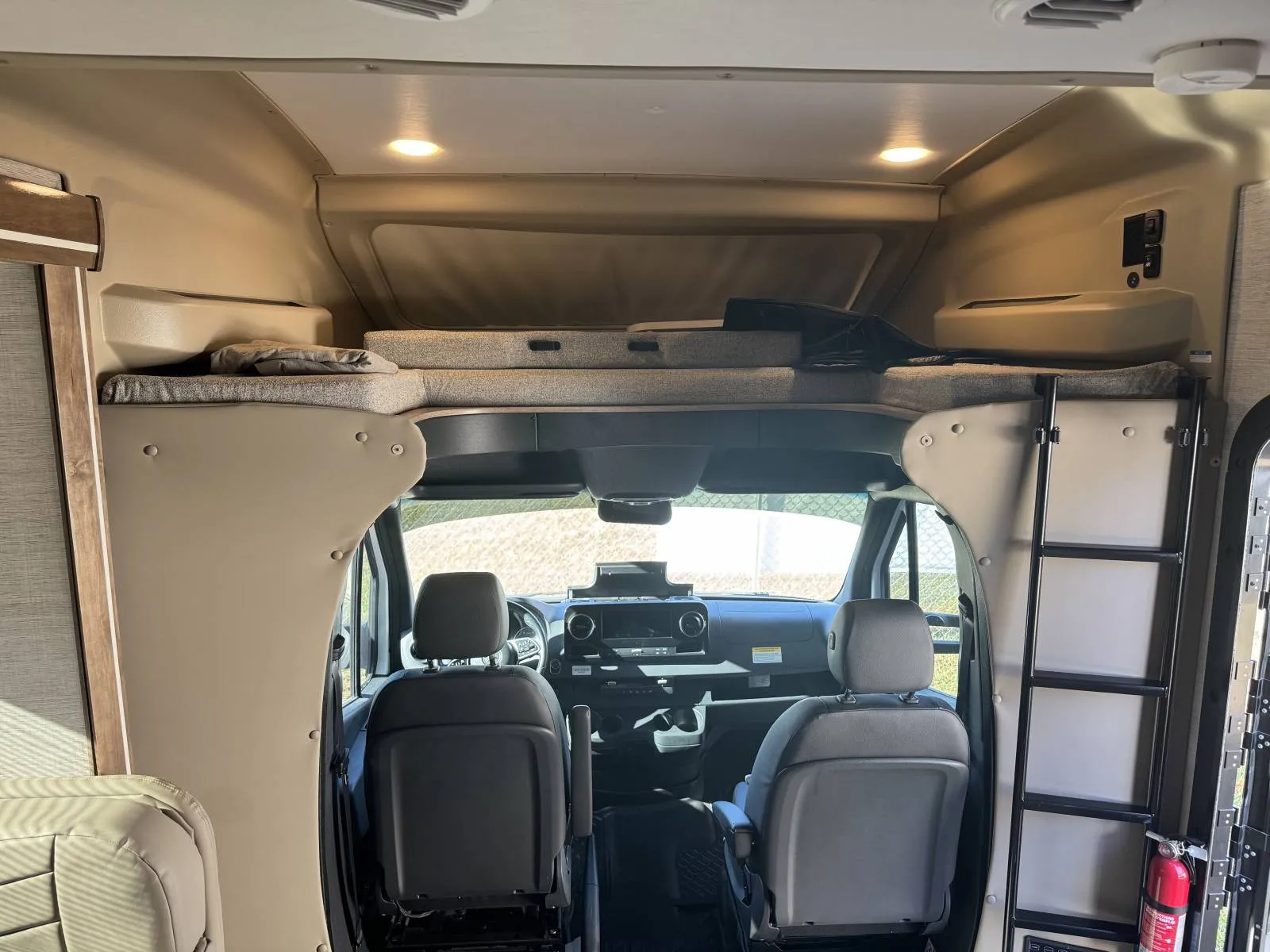 2021 Jayco Melbourne 24R - Photo 3