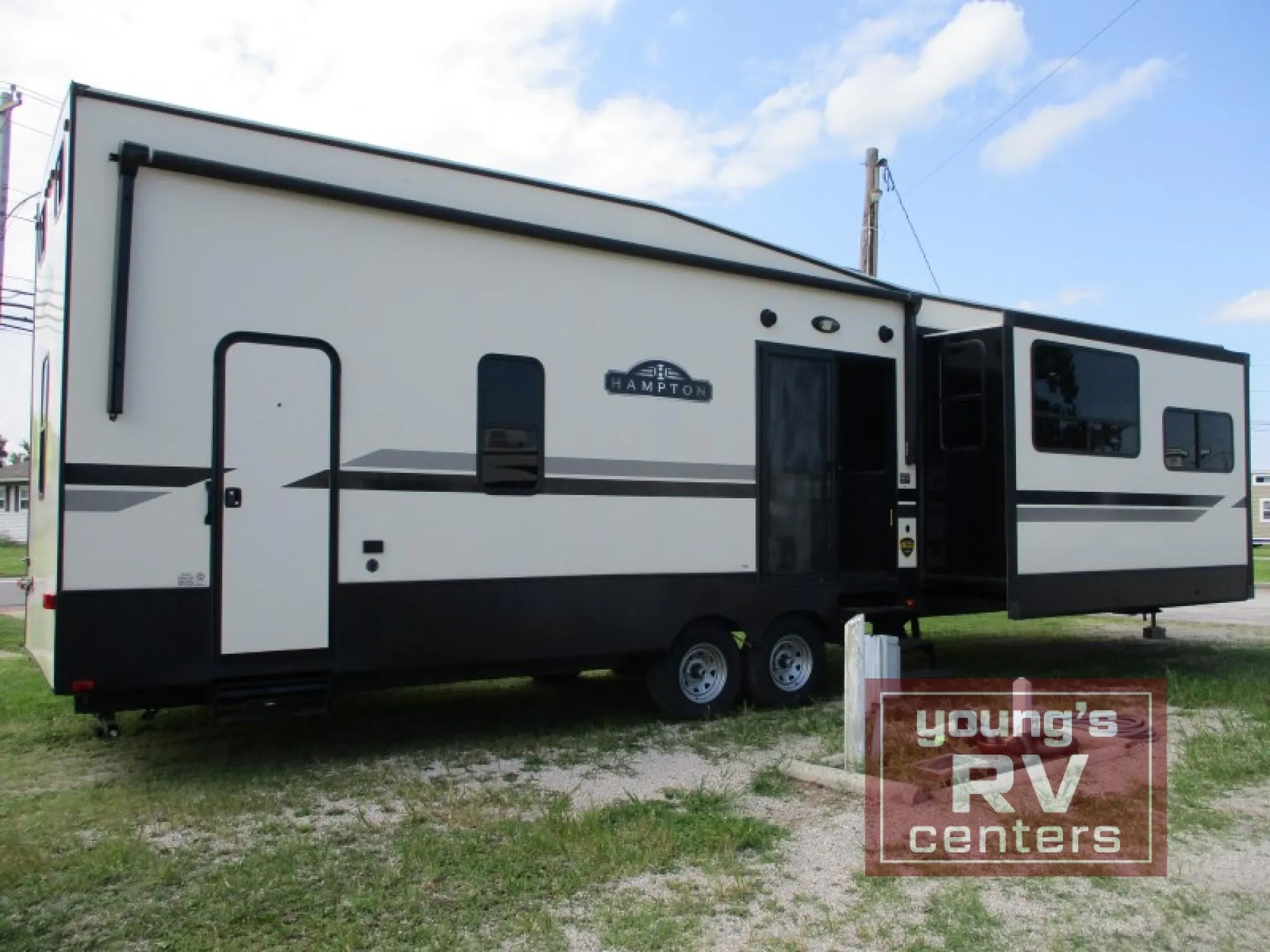 2019 CrossRoads Hampton 370FDL - Photo 4