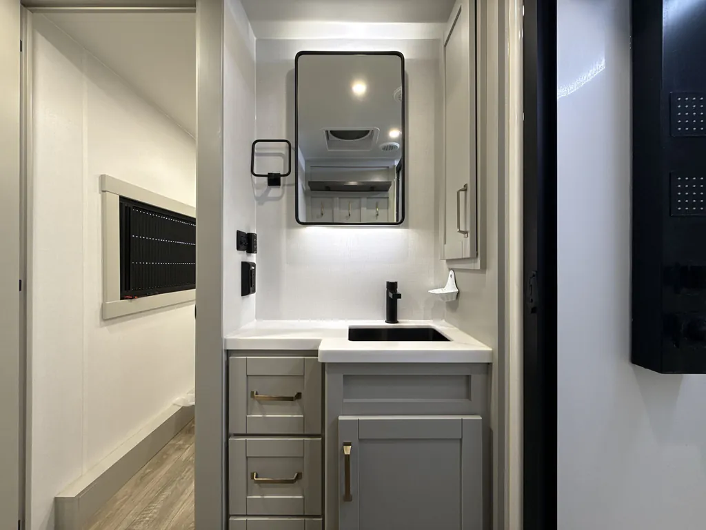 2025 Brinkley Model Z 2670, Photos photo 15