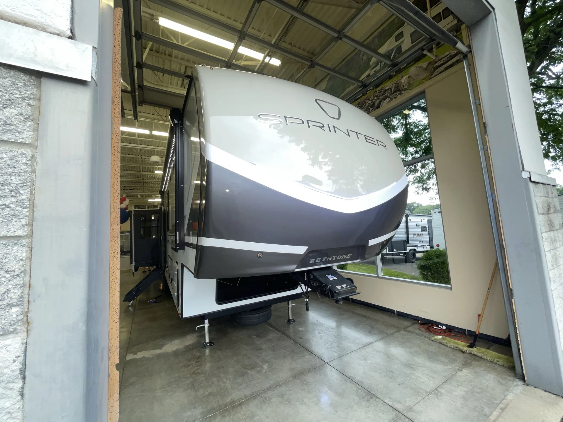 2027 Keystone Sprinter 3640RLP - Photo 2