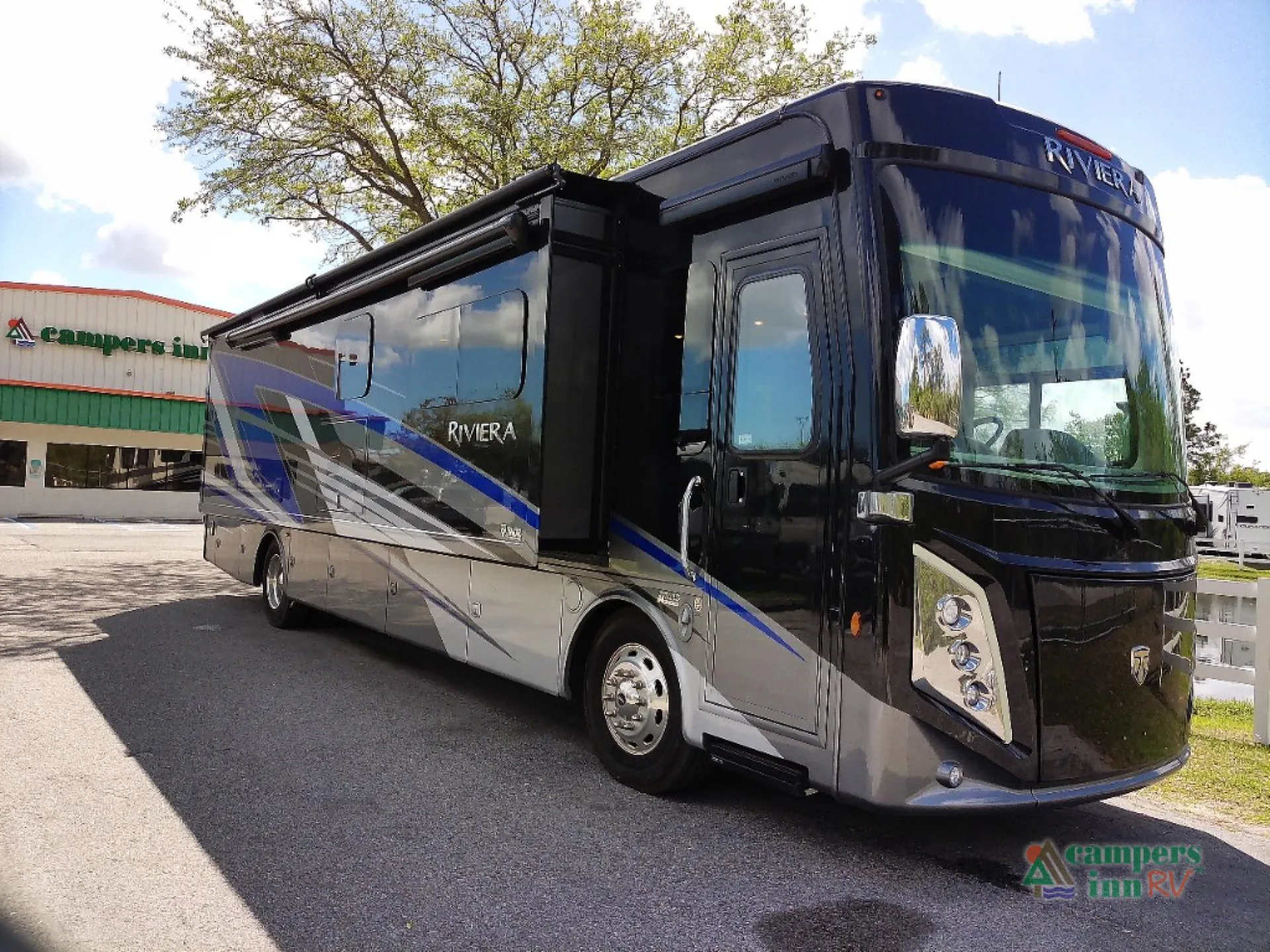 2025 Thor Motor Coach Riviera 38RB - Photo 2