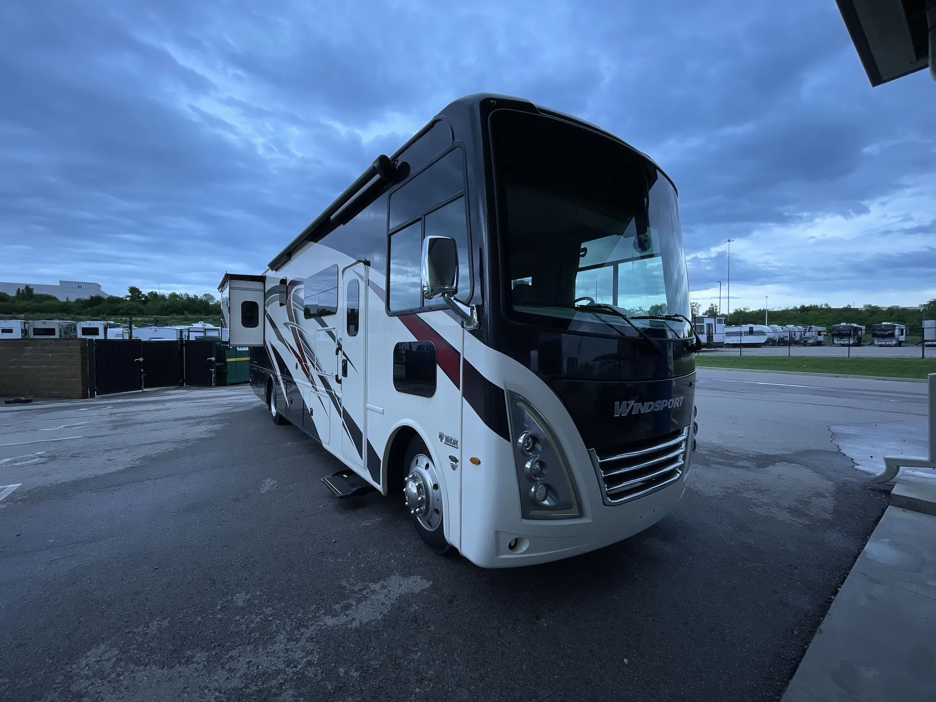 2023 Thor Motor Coach Windsport 34A - Photo 2