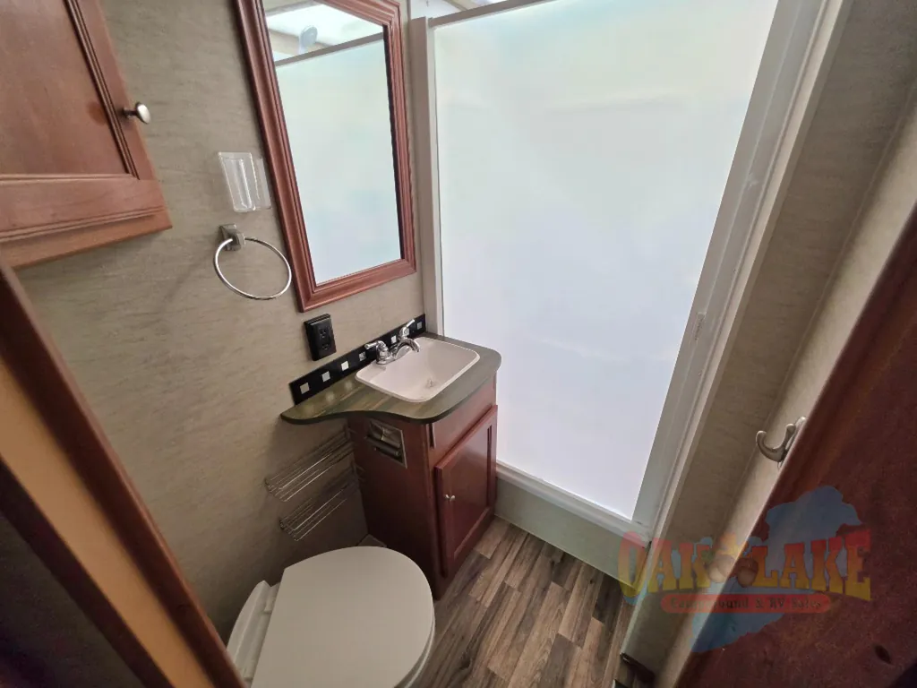 2018 Winnebago Sunstar 27P, Photos photo 33