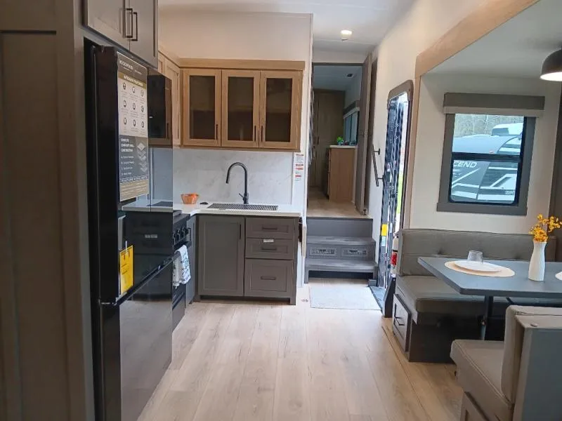 2026 Forest River Rockwood Signature 405SBH - Photo 4