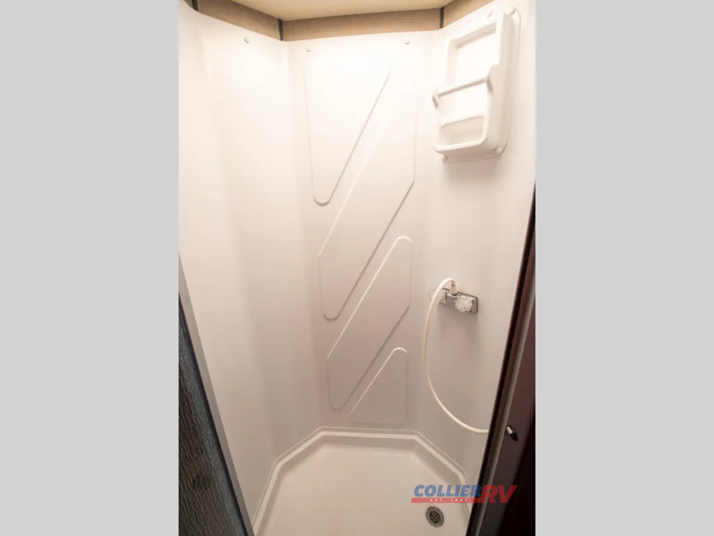 2015 Fleetwood Flair 26E, Photos photo 21