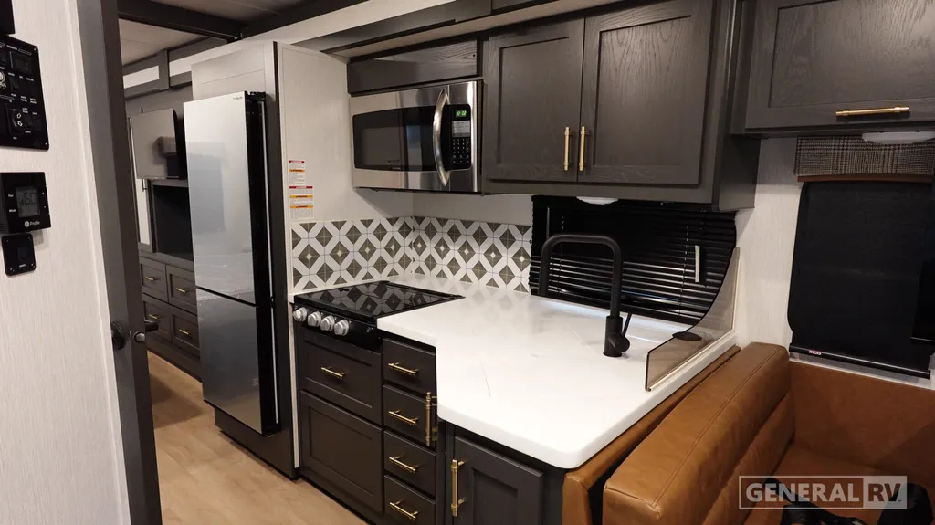 2027 NeXus RV Maximus 32MX, Photos photo 18