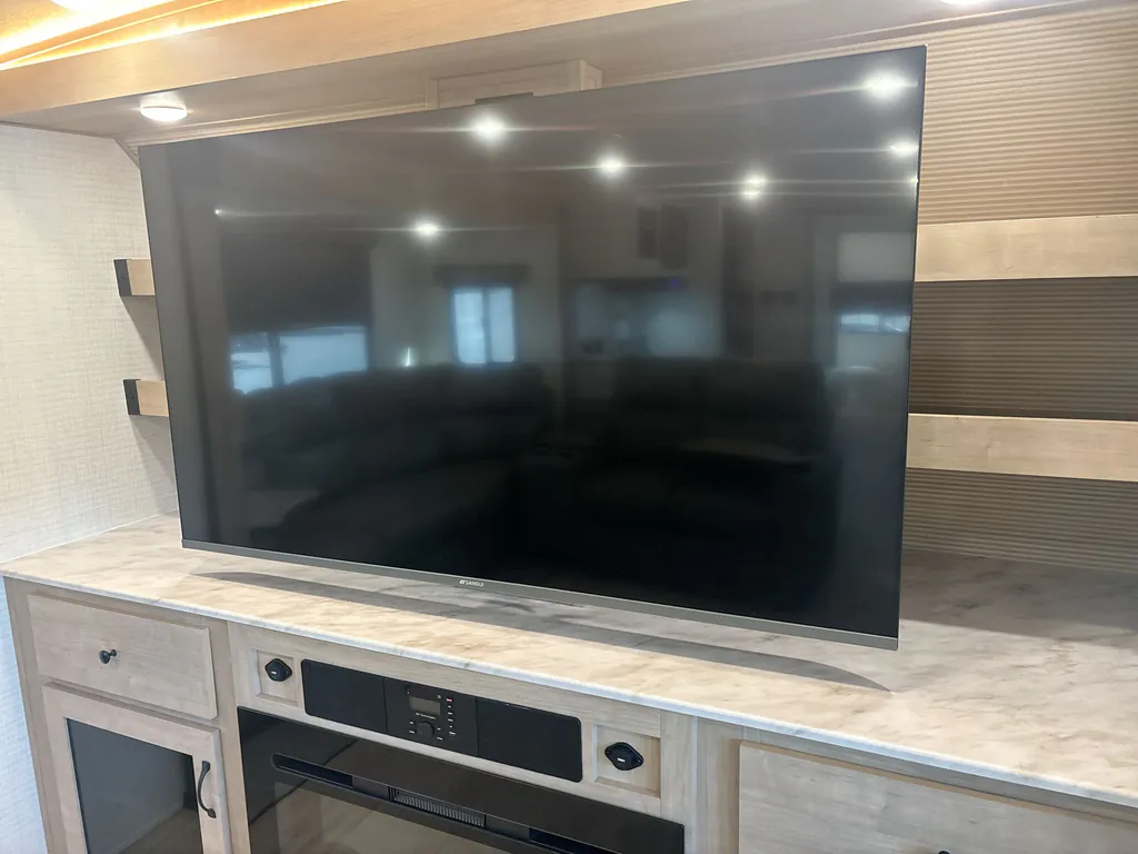 2025 Forest River Solaire 3300FLBS, Photos photo 14
