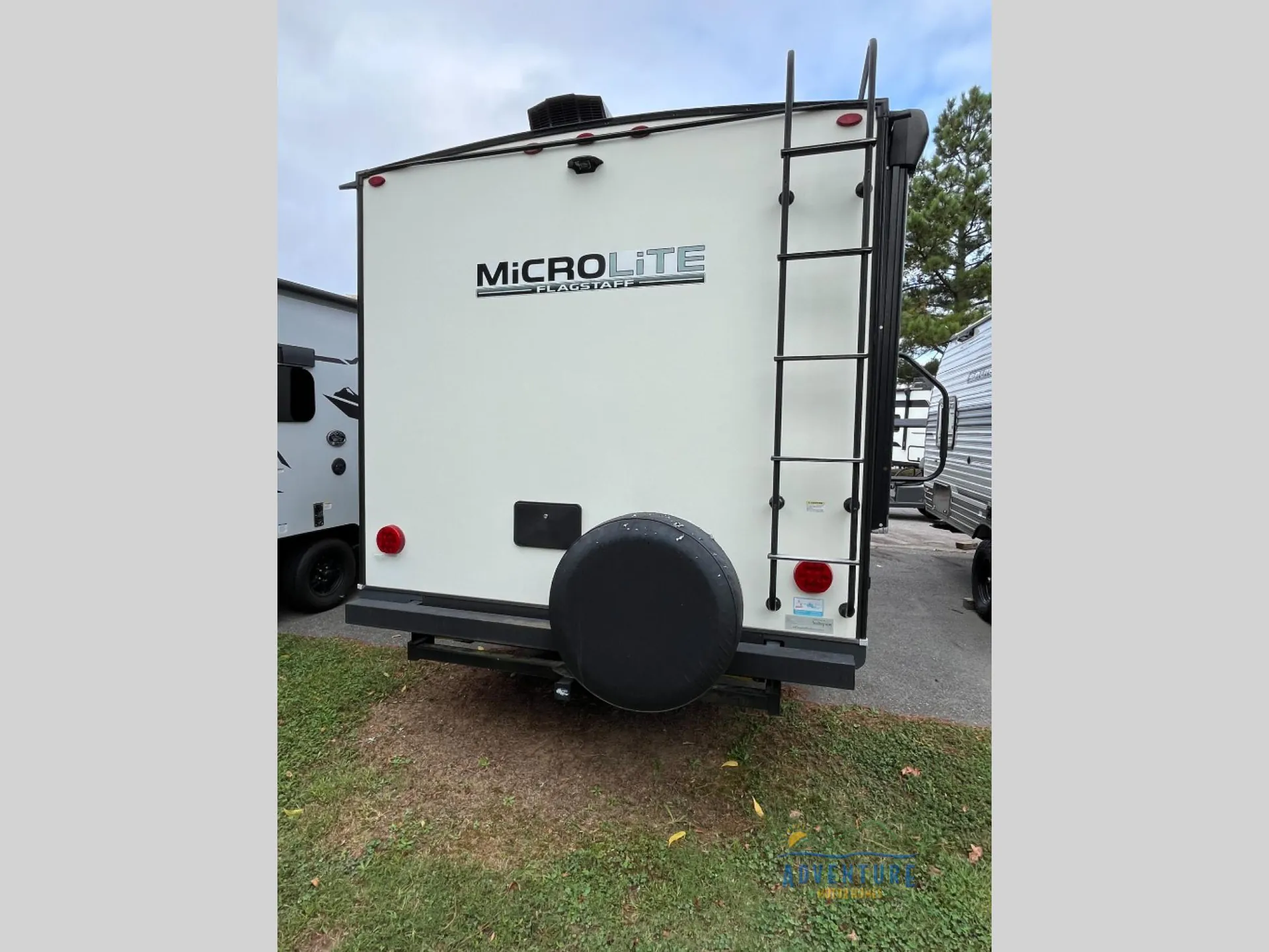 2021 Forest River Flagstaff Micro Lite 21FBRS — Photo 6