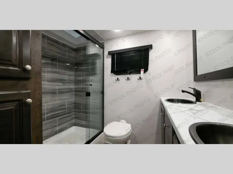 2021 Forest River RV Cardinal 345RLX - Photo 4