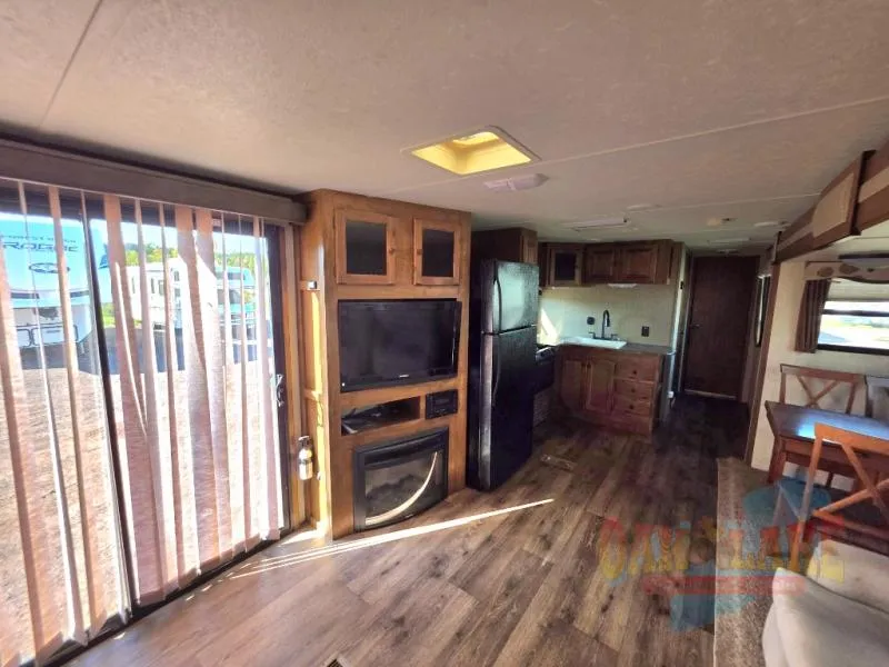 2014 Keystone RV Sprinter 370FLS - Photo 4