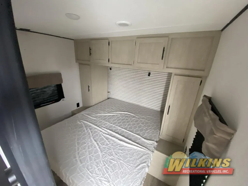 2026 Shasta RVs i-5 Edition 527BHS, Photos photo 13