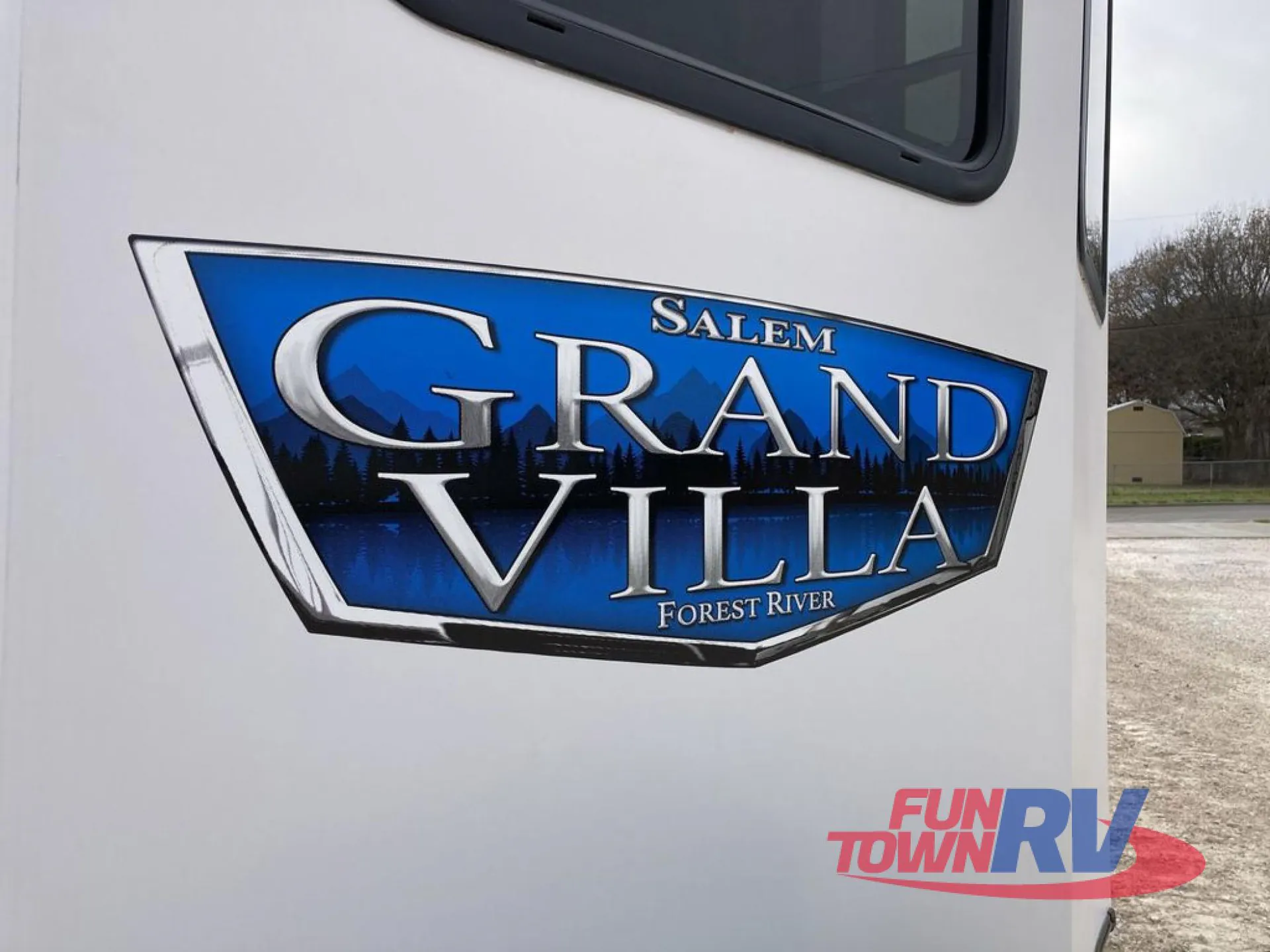 2025 Forest River Salem Grand Villa 42FLDL - Photo 3