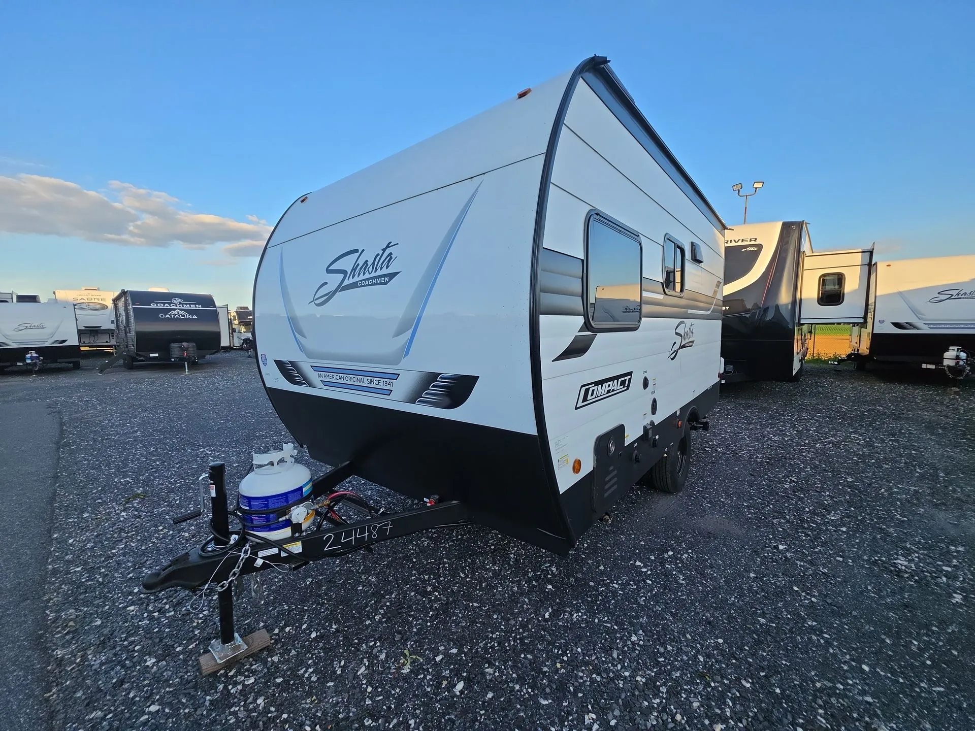 2026 Shasta RVs Compact 16BH - Photo 3