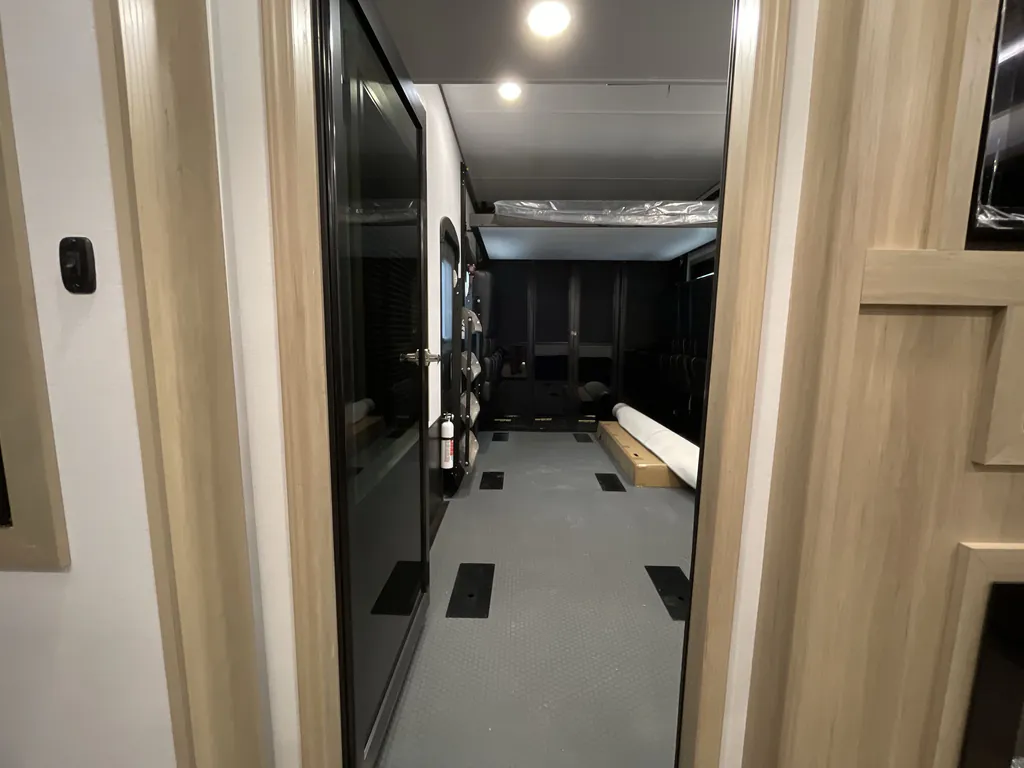 2026 Keystone Raptor 441, Photos photo 11