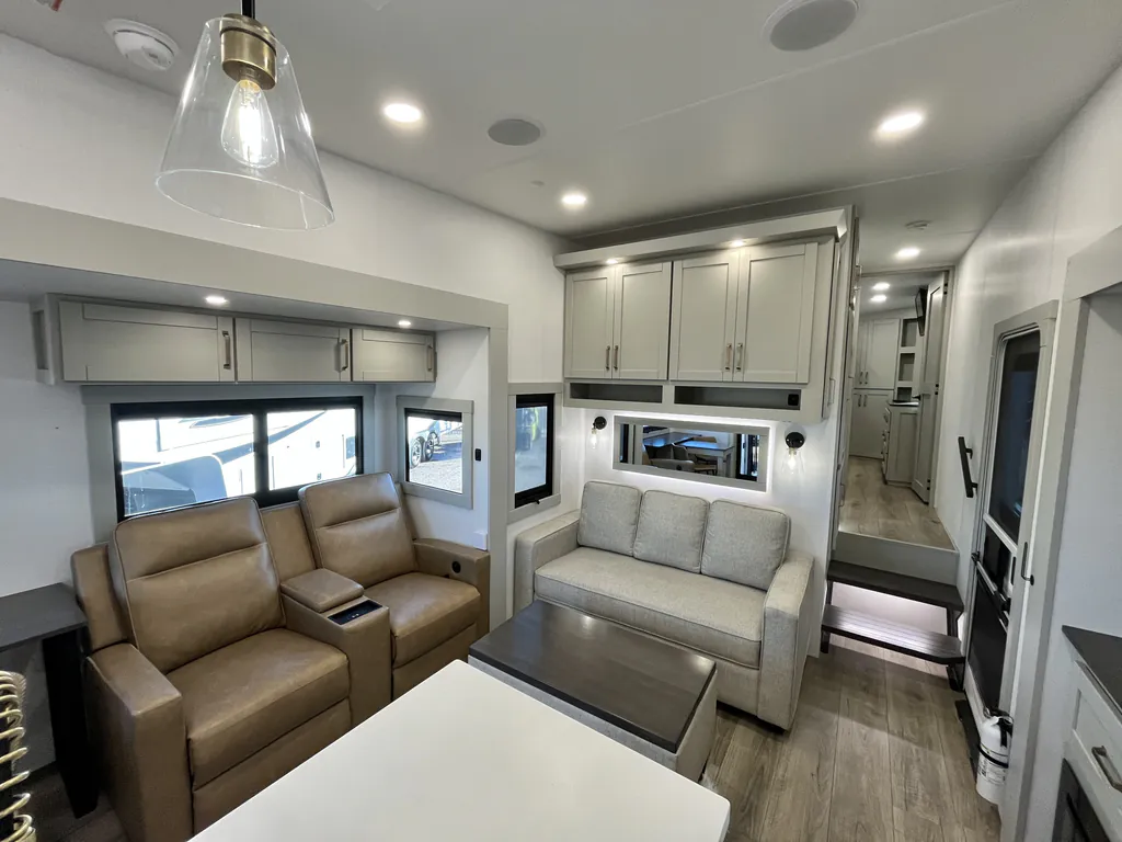 2025 Brinkley Model Z 3400, Photos photo 5