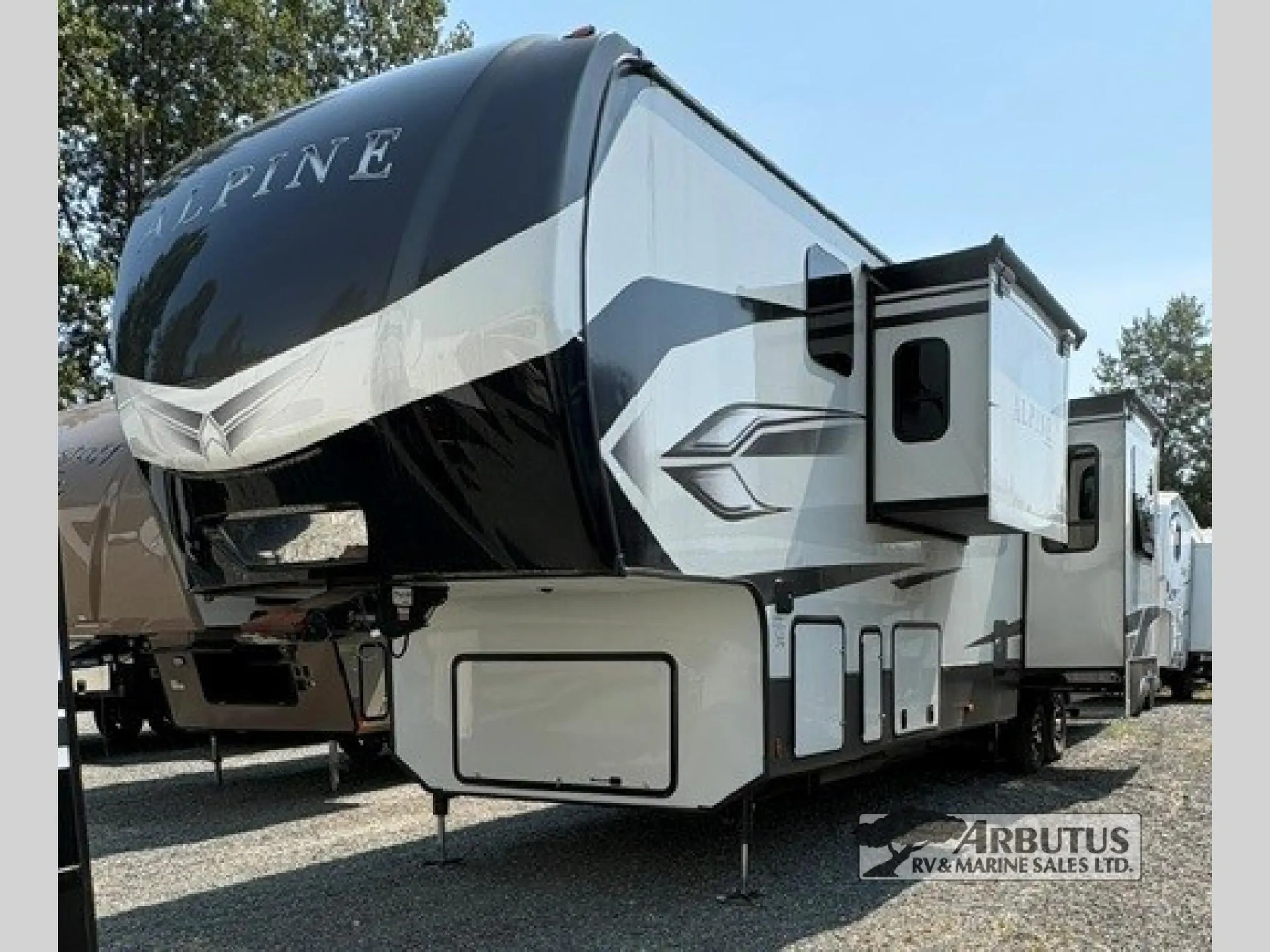 2022 Keystone Alpine 3910RK - Photo 4