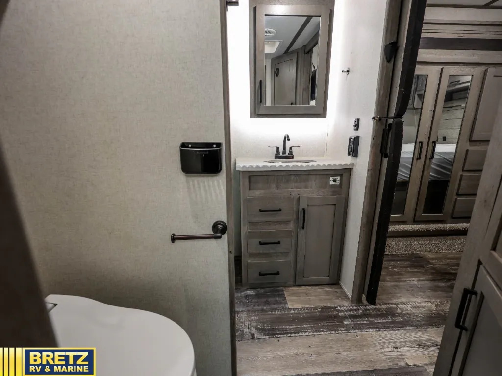 2021 Keystone Raptor 423, Photos photo 22
