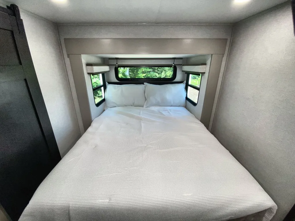 2026 Jayco North Point 395DSDB, Photos photo 35