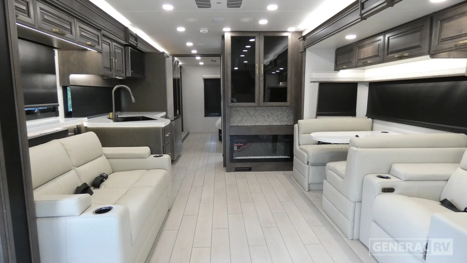 2027 Entegra Coach Accolade XL 37M - Photo 3