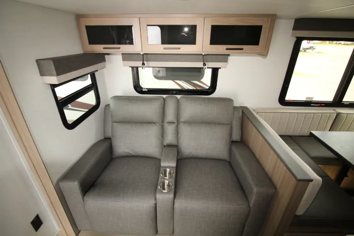2027 Forest River Rockwood Ultra Lite 2706BH — Photo 6