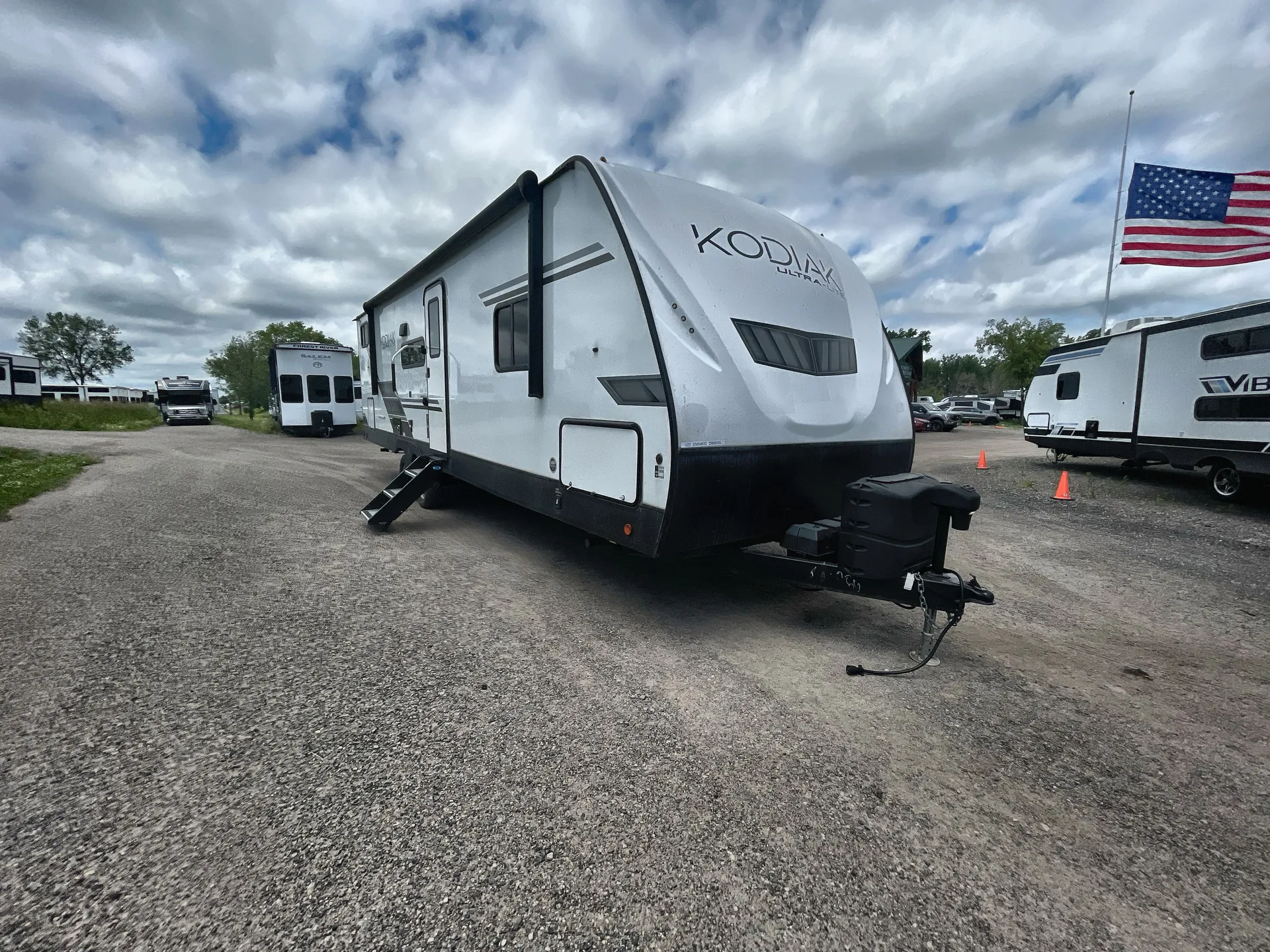 2022 Dutchmen Kodiak Ultra-Lite 296BHSL - Photo 2