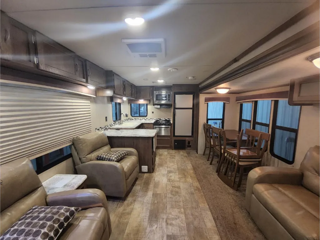 2018 Gulf Stream Conquest 295SBW, Photos photo 10