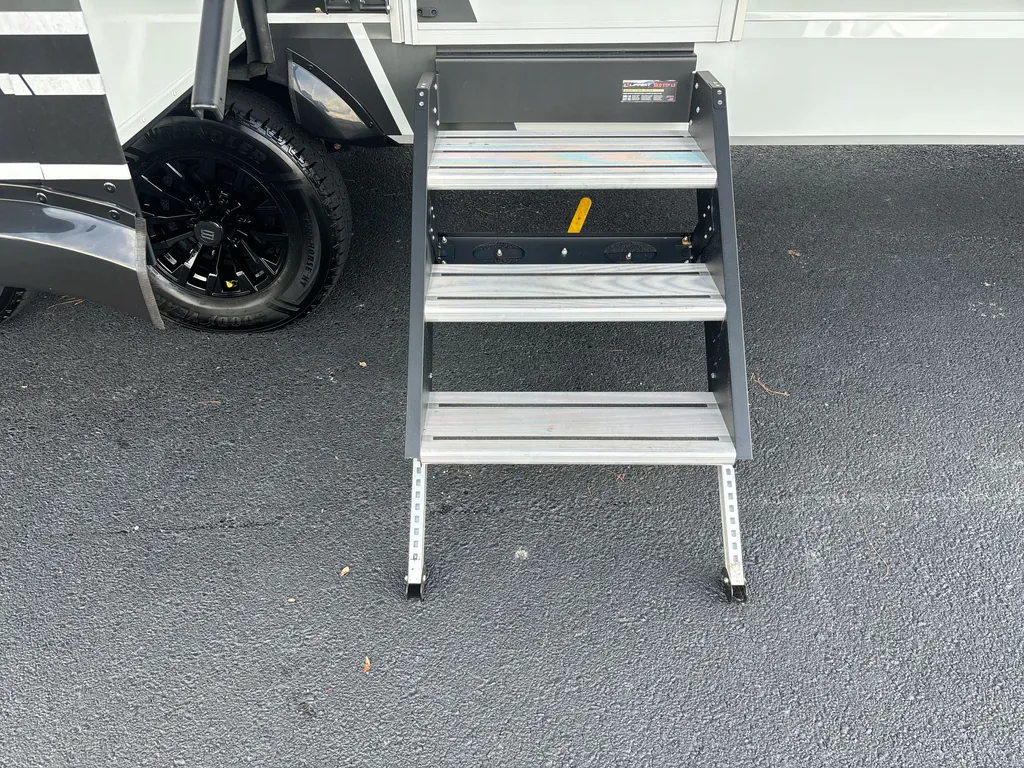 2025 Brinkley Model Z AIR 295, Photos photo 34