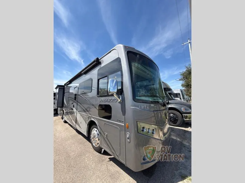 2023 Thor Motor Coach Palazzo 33.5 - Photo 2
