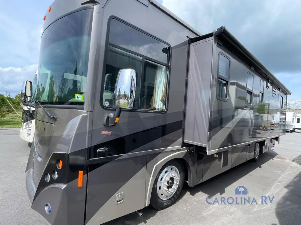 2009 Winnebago Journey 34Y - Photo 3