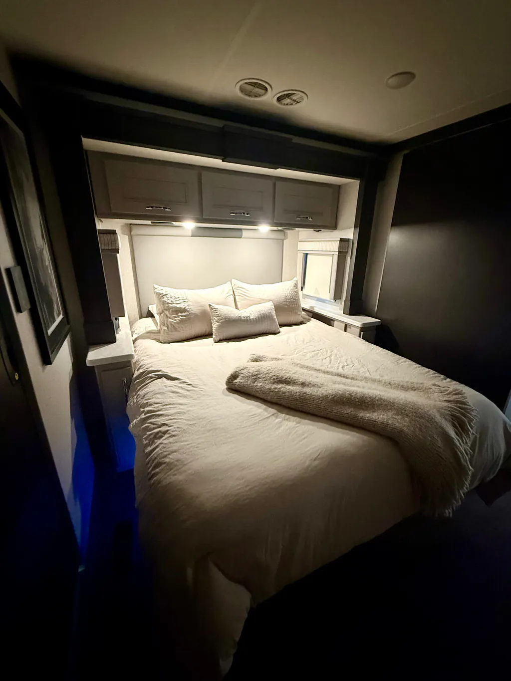 2024 Thor Motor Coach Riviera 39BH, Photos photo 18