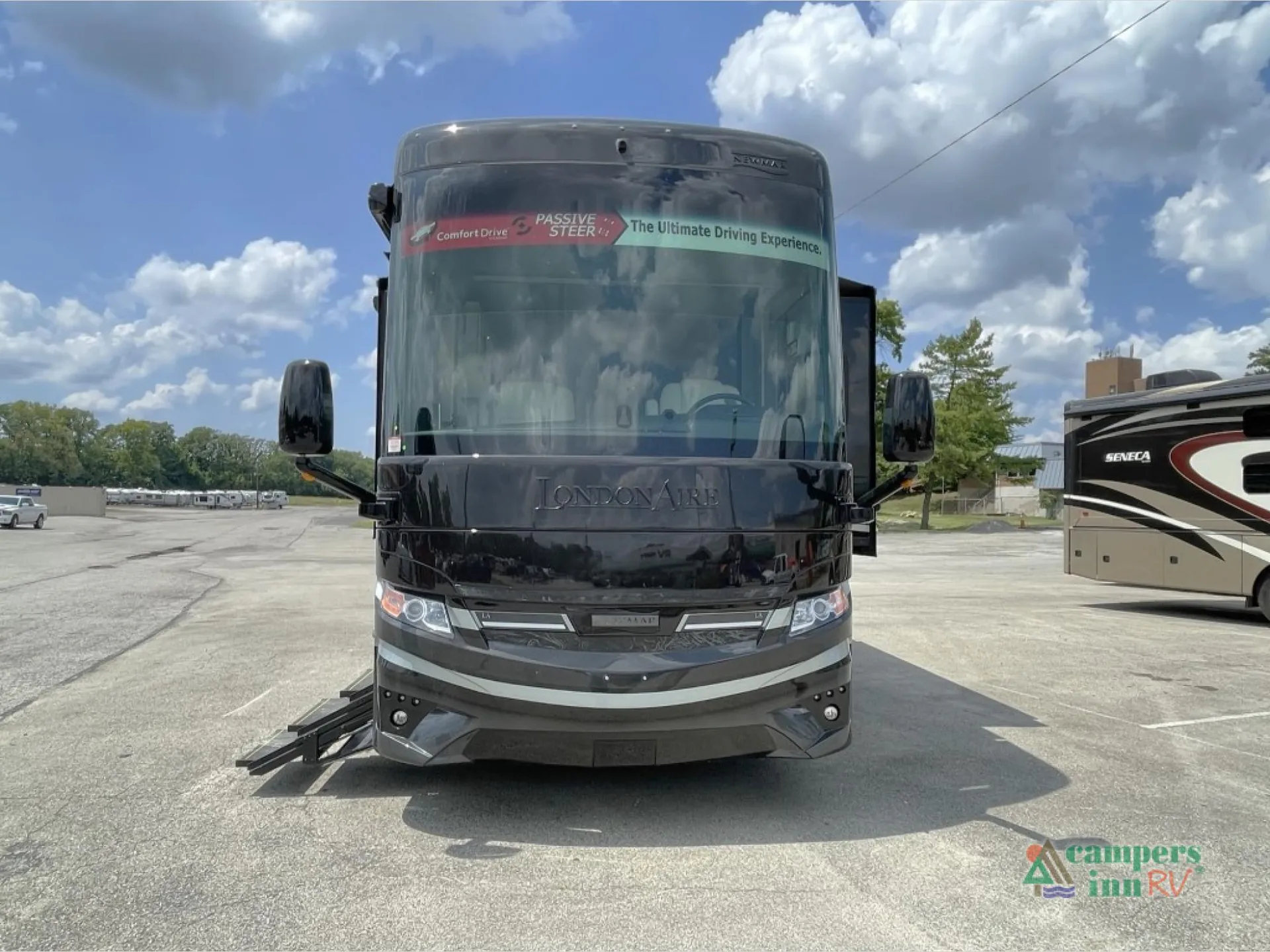 2026 Newmar London Aire 4595 - Photo 3