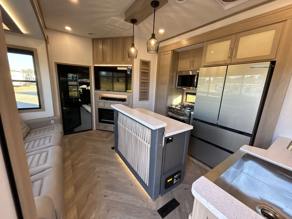 2026 Keystone Raptor 415, Photos photo 3